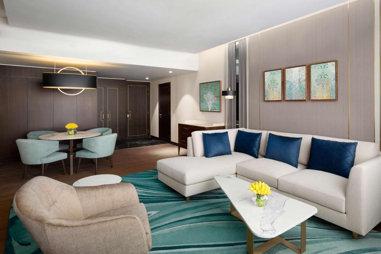 Grand Hyatt Alkhobar Hotel&Residences Exteriör bild A suite at the hotel
