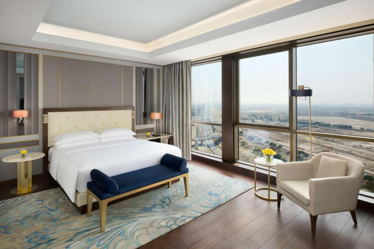 Grand Hyatt Alkhobar Hotel&Residences Exteriör bild A bedroom at the hotel