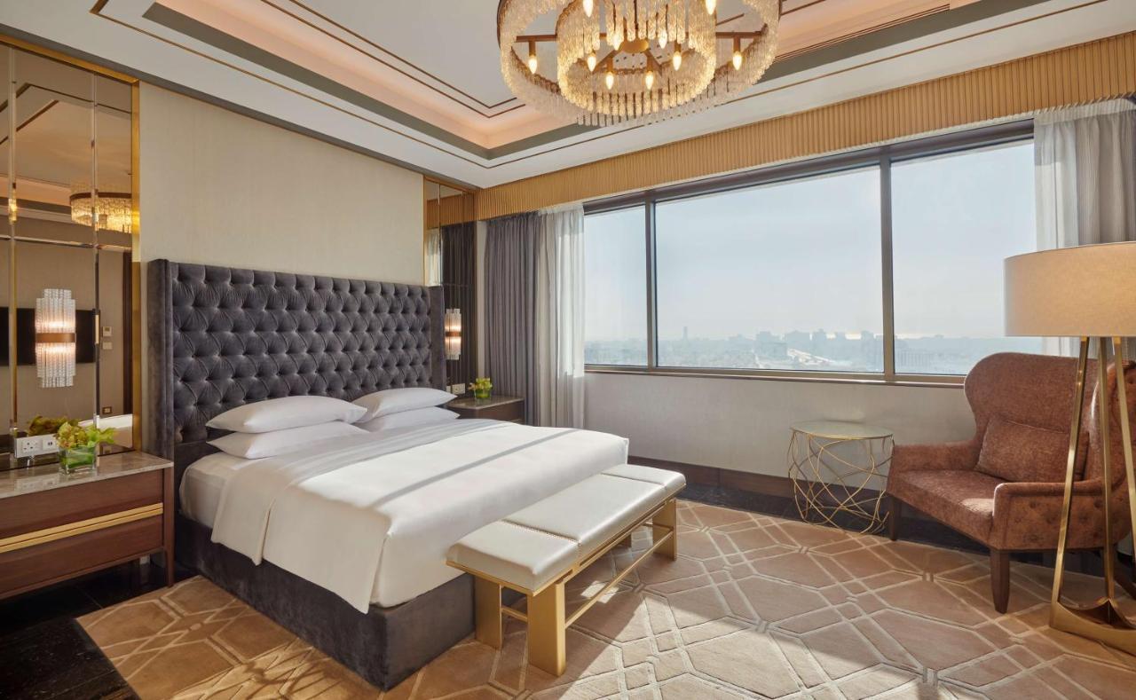 Grand Hyatt Alkhobar Hotel&Residences Exteriör bild A bedroom at the hotel